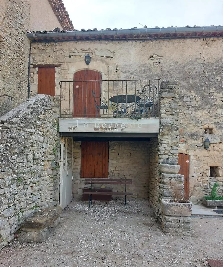 公寓 Logement D'Exception Pres Du Colorado Provencal Dans Une Residence Au Calme Avec Piscine Offrant Une Vue Imprenable Sur Le Luberon Depuis Sa Terrasse Viens 法国
