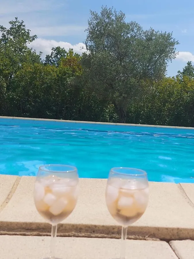 Logement D'Exception Pres Du Colorado Provencal Dans Une Residence Au Calme Avec Piscine Offrant Une Vue Imprenable Sur Le Luberon Depuis Sa Terrasse Viens 法国